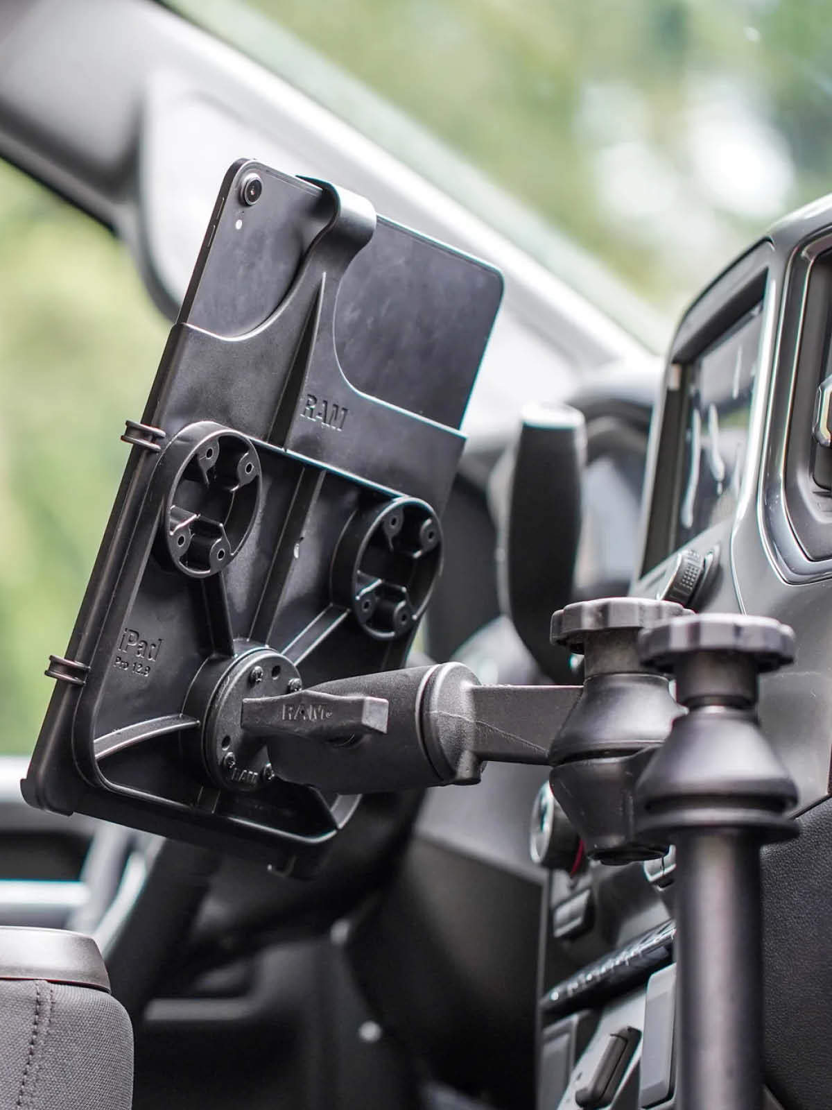 RAM Mounts Gerätehalteschale für Apple iPad PRO 13'' + Air 13'' (RAM-HOL-AP24-1U)