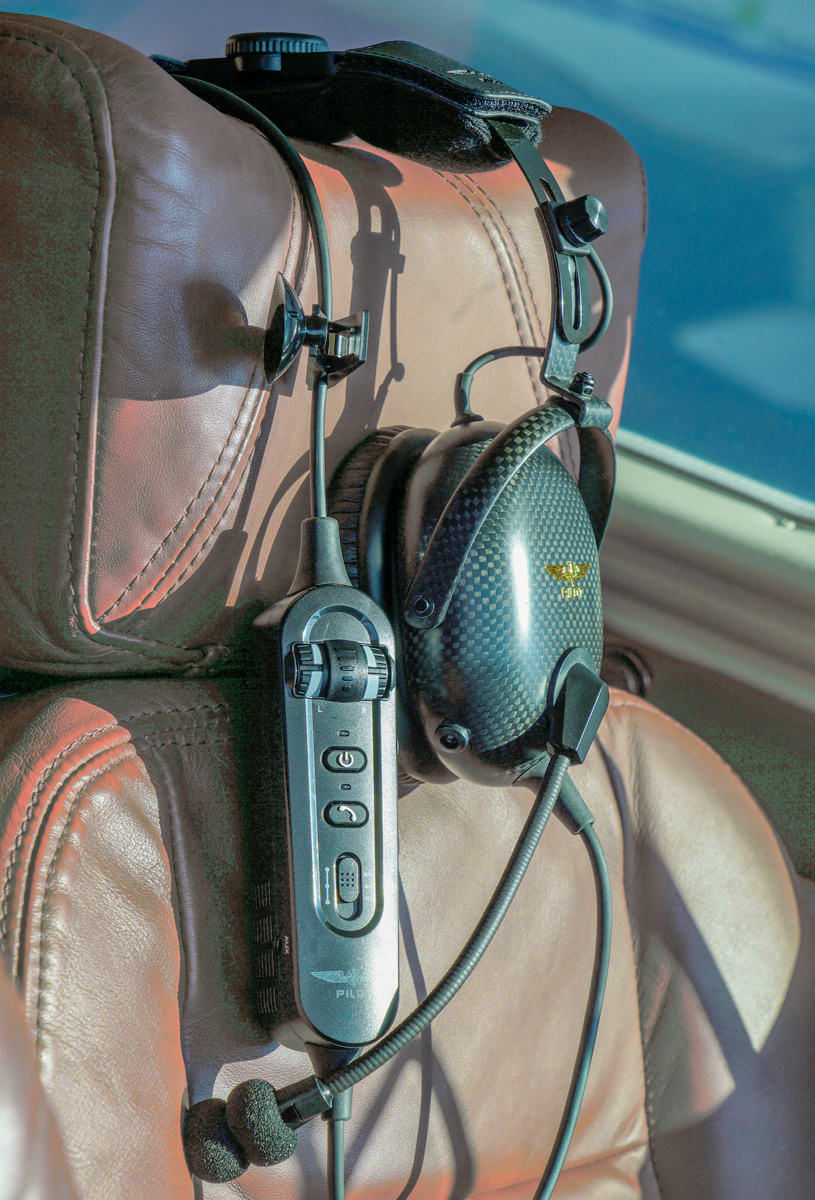 Design 4 Pilots Aviation Headset PM6