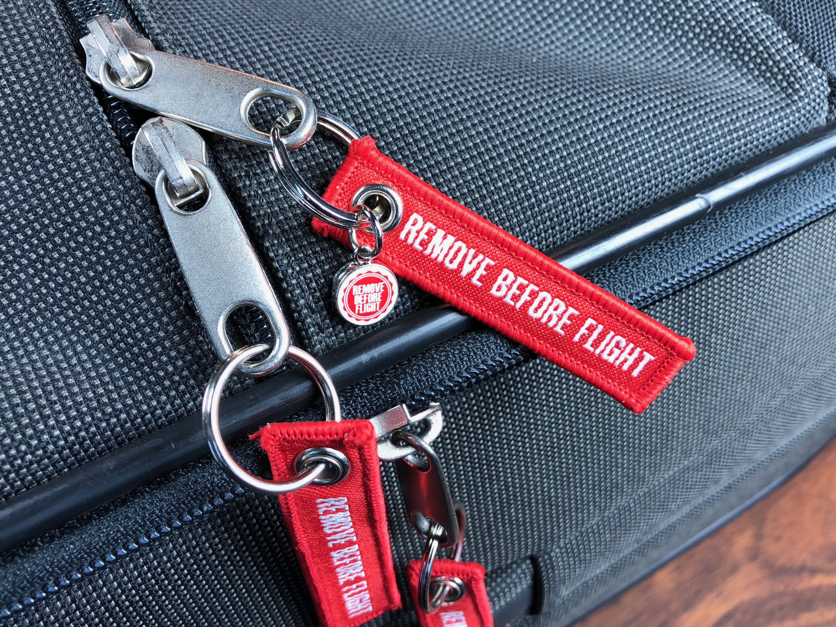 Mini-Anhänger - REMOVE BEFORE FLIGHT