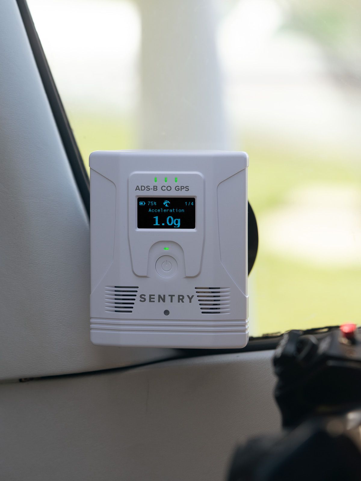ForeFlight Sentry Plus - Portabler ADS-B und GPS Empfänger mit CO-Sensor
