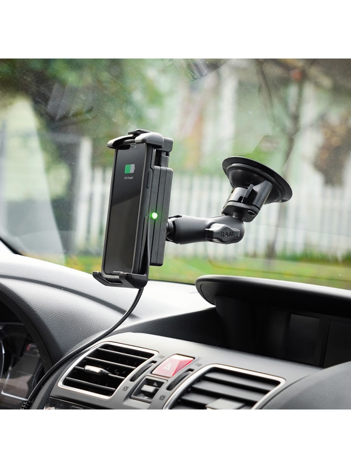 Saugfuss mit Quick-Grip Halteschale mit Ladefunktion für Smartphones (RAM-B-166-UN14W)
