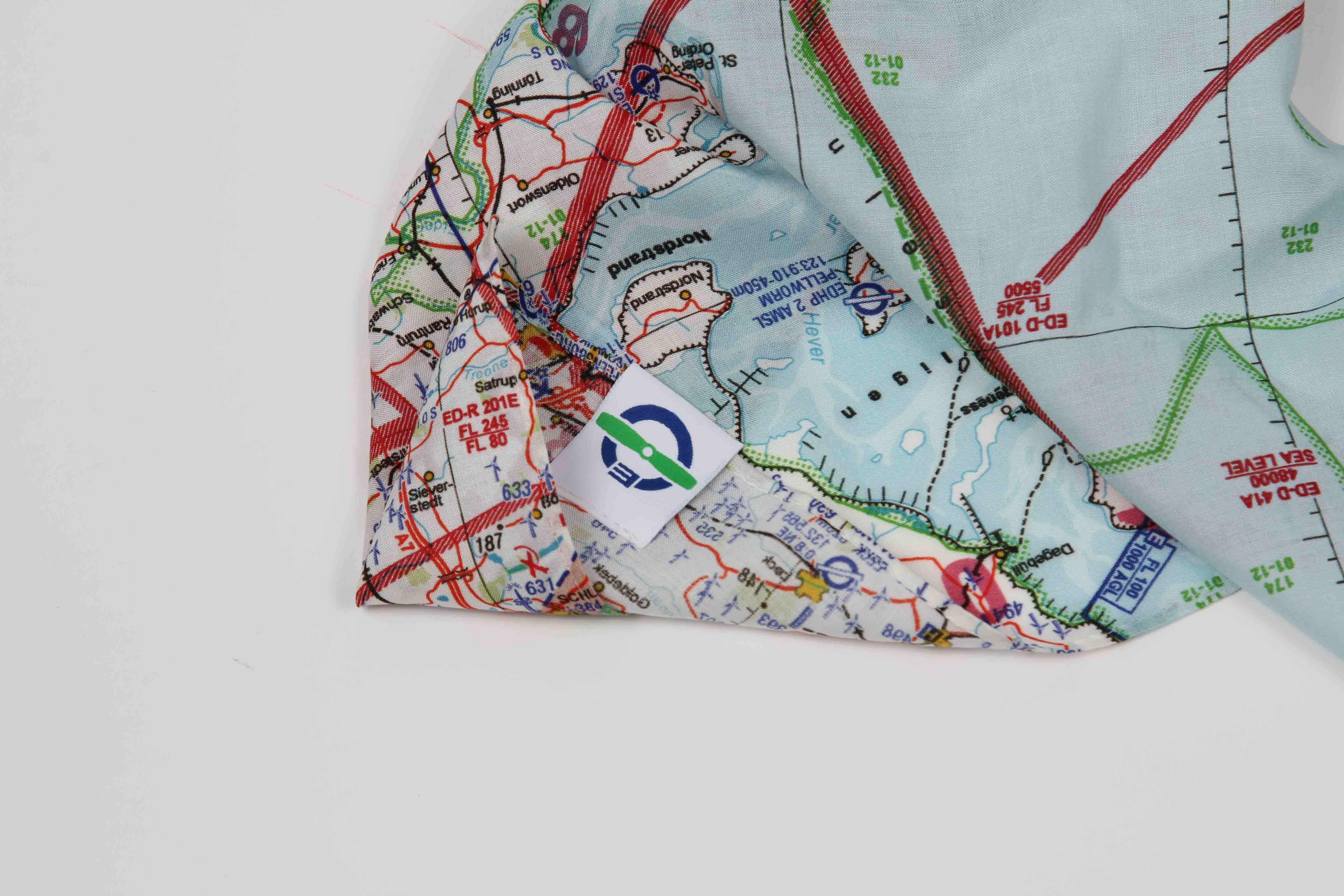 Schal mit ICAO-Kartenaufdruck