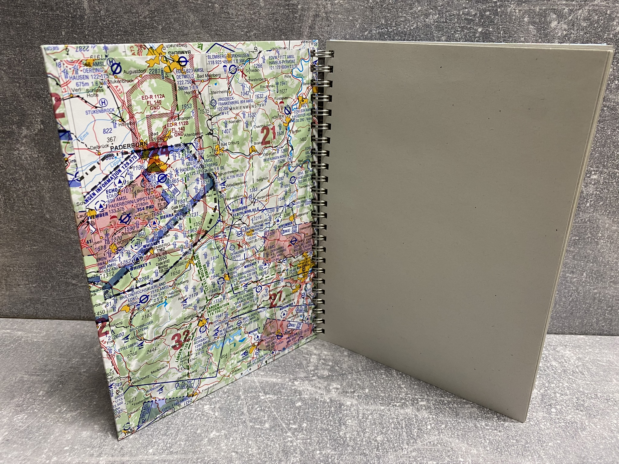 Notizbuch im ICAO-Kartendesign