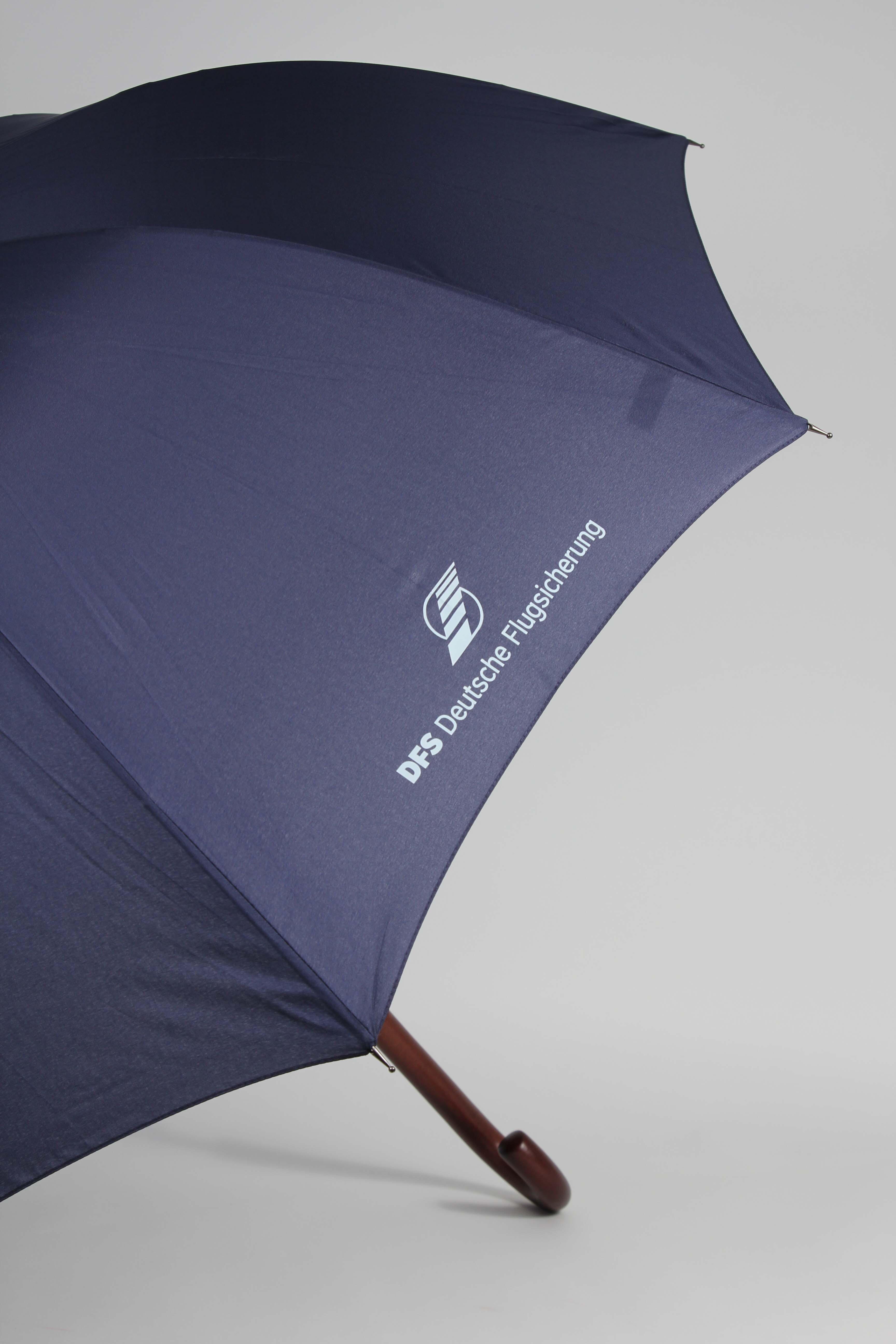 Regenschirm im DFS-Design
