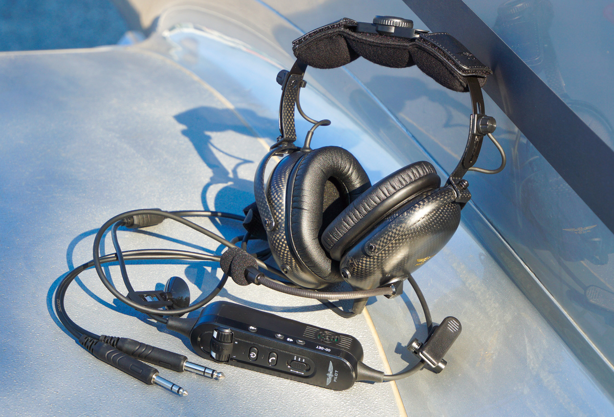 Design 4 Pilots Aviation Headset PM6