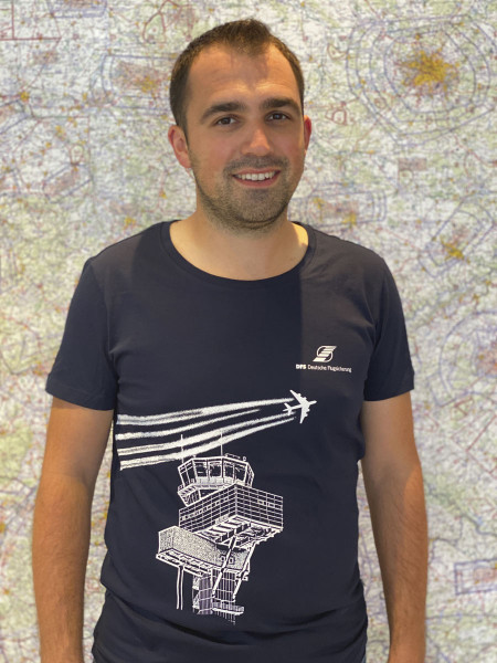 DFS Merch T-Shirt Herren mit Motiv Tower und Flugspuren